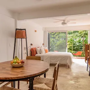 casa-de-piedra-tulum.allrivieramayahotels.com/